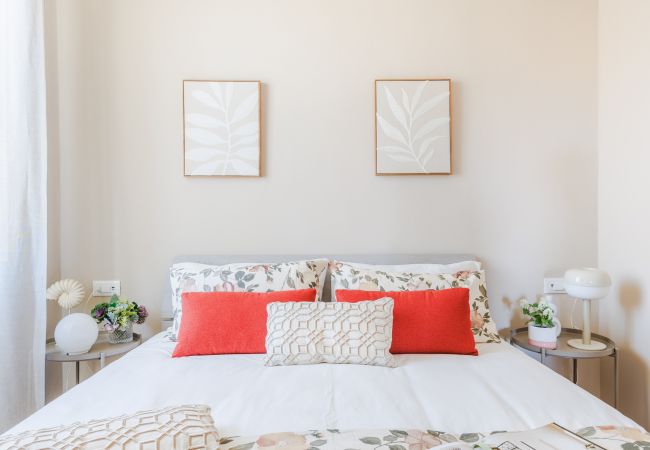 Ferienwohnung in Lucca - The White Lotus Penthouse, Modern Flat with Elevator Ferienwohnung in Lucca - The White Lotus Penthouse, Modern Flat with Elevator