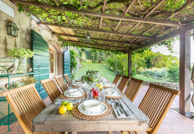 Villa in Lucca - Iconic Romantic Farmhouse with Pool in Lucca Villa in Lucca - Iconic Romantic Farmhouse with Pool in Lucca
