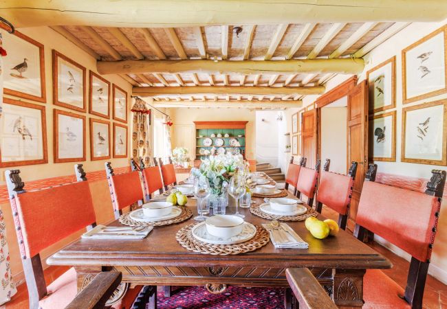 Villa in Lucca - Iconic Romantic Farmhouse with Pool in Lucca Villa in Lucca - Iconic Romantic Farmhouse with Pool in Lucca