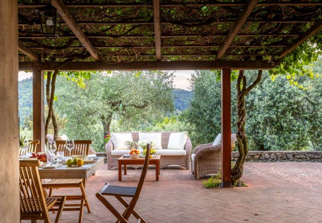 Villa in Lucca - Iconic Romantic Farmhouse with Pool in Lucca Villa in Lucca - Iconic Romantic Farmhouse with Pool in Lucca