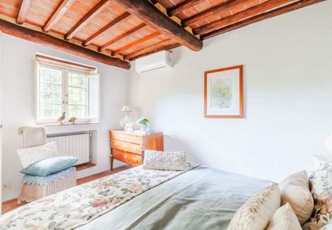 Villa in Lucca - Iconic Romantic Farmhouse with Pool in Lucca Villa in Lucca - Iconic Romantic Farmhouse with Pool in Lucca