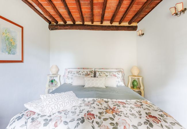 Villa in Lucca - Iconic Romantic Farmhouse with Pool in Lucca Villa in Lucca - Iconic Romantic Farmhouse with Pool in Lucca