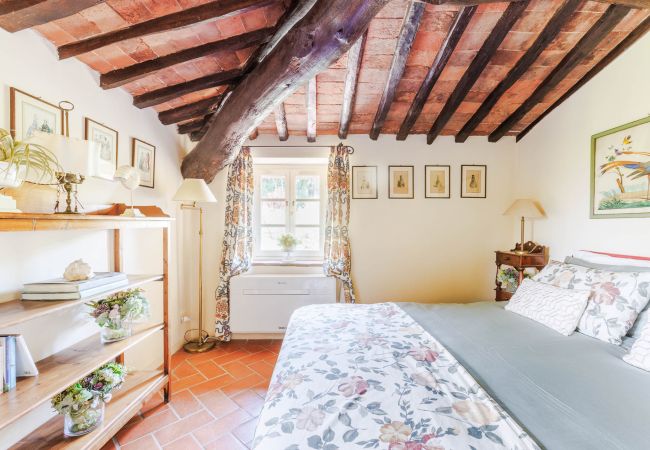 Villa in Lucca - Iconic Romantic Farmhouse with Pool in Lucca Villa in Lucca - Iconic Romantic Farmhouse with Pool in Lucca