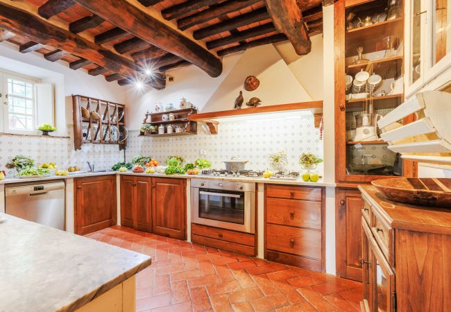 Villa in Lucca - Iconic Romantic Farmhouse with Pool in Lucca Villa in Lucca - Iconic Romantic Farmhouse with Pool in Lucca