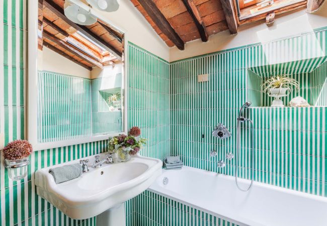 Villa in Lucca - Iconic Romantic Farmhouse with Pool in Lucca Villa in Lucca - Iconic Romantic Farmhouse with Pool in Lucca