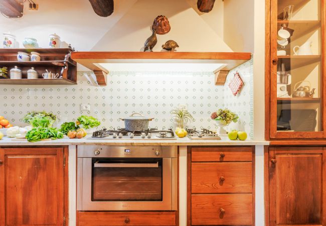 Villa in Lucca - Iconic Romantic Farmhouse with Pool in Lucca Villa in Lucca - Iconic Romantic Farmhouse with Pool in Lucca