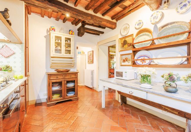 Villa in Lucca - Iconic Romantic Farmhouse with Pool in Lucca Villa in Lucca - Iconic Romantic Farmhouse with Pool in Lucca