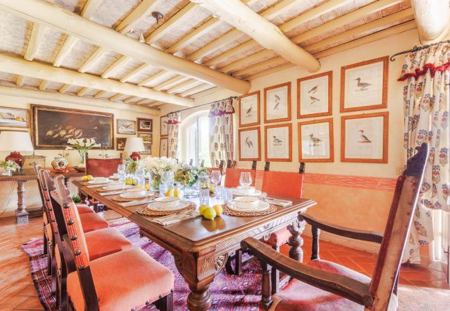 Villa in Lucca - Iconic Romantic Farmhouse with Pool in Lucca Villa in Lucca - Iconic Romantic Farmhouse with Pool in Lucca