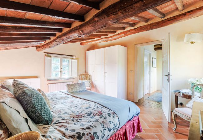 Villa in Lucca - Iconic Romantic Farmhouse with Pool in Lucca Villa in Lucca - Iconic Romantic Farmhouse with Pool in Lucca