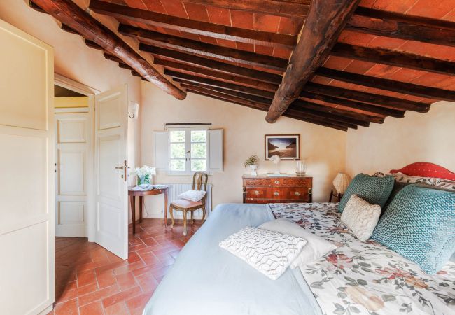 Villa in Lucca - Iconic Romantic Farmhouse with Pool in Lucca Villa in Lucca - Iconic Romantic Farmhouse with Pool in Lucca
