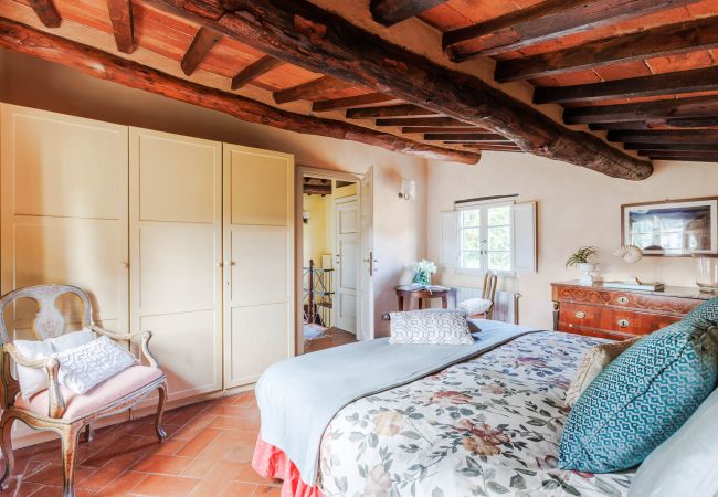 Villa in Lucca - Iconic Romantic Farmhouse with Pool in Lucca Villa in Lucca - Iconic Romantic Farmhouse with Pool in Lucca