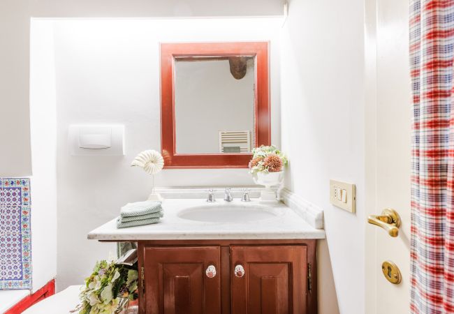 Villa in Lucca - Iconic Romantic Farmhouse with Pool in Lucca Villa in Lucca - Iconic Romantic Farmhouse with Pool in Lucca
