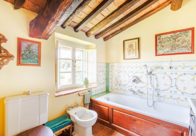 Villa in Lucca - Iconic Romantic Farmhouse with Pool in Lucca Villa in Lucca - Iconic Romantic Farmhouse with Pool in Lucca