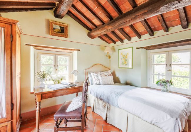 Villa in Lucca - Iconic Romantic Farmhouse with Pool in Lucca Villa in Lucca - Iconic Romantic Farmhouse with Pool in Lucca