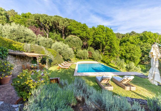 Villa in Lucca - Iconic Romantic Farmhouse with Pool in Lucca Villa in Lucca - Iconic Romantic Farmhouse with Pool in Lucca