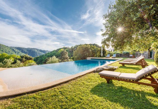 Villa in Lucca - Iconic Romantic Farmhouse with Pool in Lucca Villa in Lucca - Iconic Romantic Farmhouse with Pool in Lucca