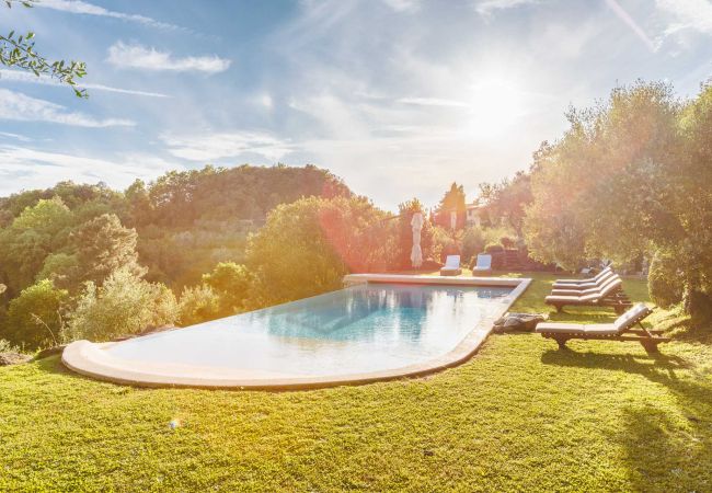 Villa in Lucca - Iconic Romantic Farmhouse with Pool in Lucca Villa in Lucca - Iconic Romantic Farmhouse with Pool in Lucca