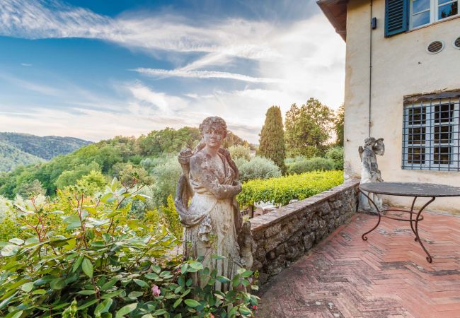 Villa in Lucca - Iconic Romantic Farmhouse with Pool in Lucca Villa in Lucca - Iconic Romantic Farmhouse with Pool in Lucca