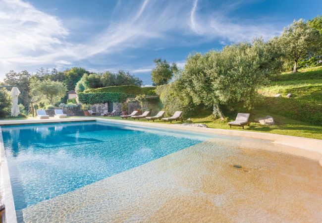 Villa in Lucca - Iconic Romantic Farmhouse with Pool in Lucca Villa in Lucca - Iconic Romantic Farmhouse with Pool in Lucca
