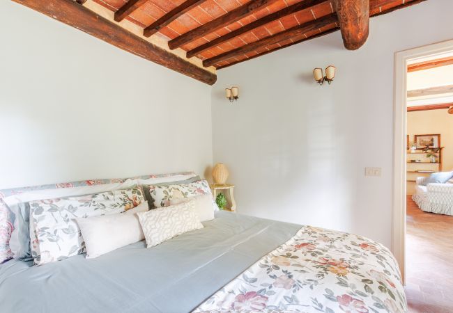 Villa in Lucca - Iconic Romantic Farmhouse with Pool in Lucca Villa in Lucca - Iconic Romantic Farmhouse with Pool in Lucca