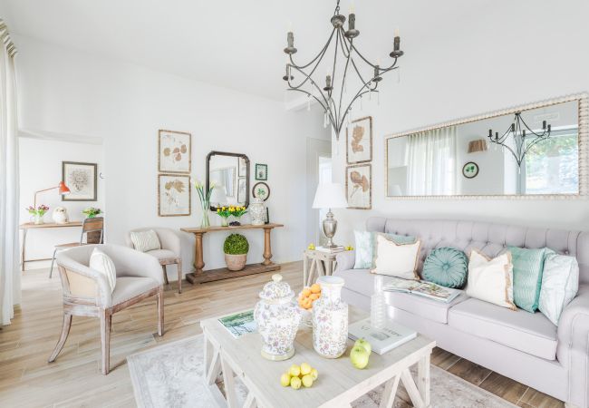 Villa in Vorno - Authentic Luxury Retreat with Private Pool  Villa in Vorno - Authentic Luxury Retreat with Private Pool