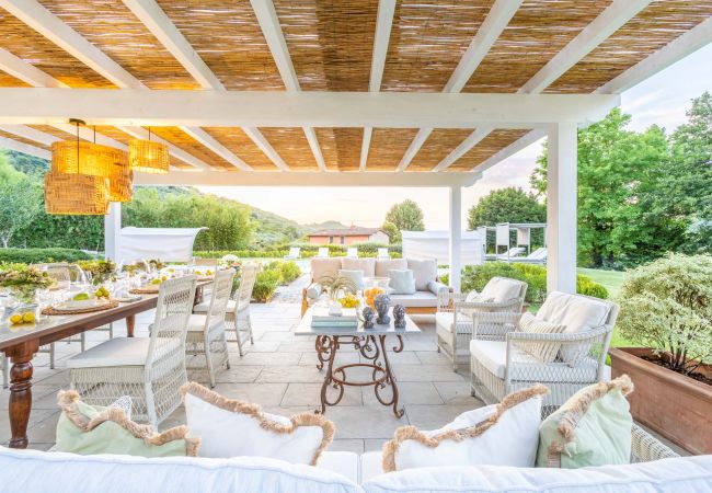 Villa in Vorno - Authentic Luxury Retreat with Private Pool  Villa in Vorno - Authentic Luxury Retreat with Private Pool