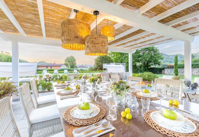 Villa in Vorno - Authentic Luxury Retreat with Private Pool  Villa in Vorno - Authentic Luxury Retreat with Private Pool
