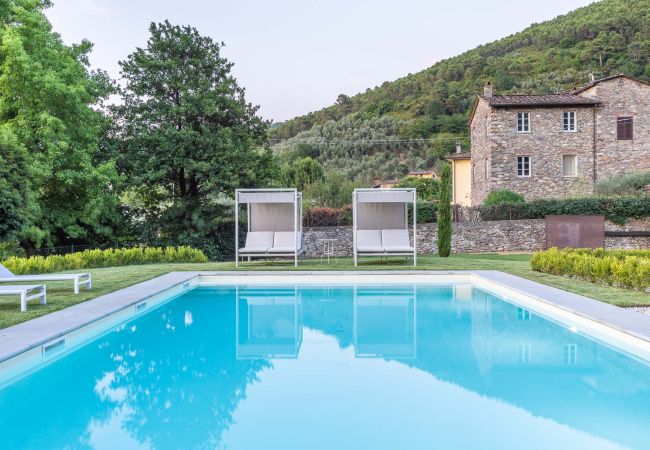 Villa in Vorno - Authentic Luxury Retreat with Private Pool  Villa in Vorno - Authentic Luxury Retreat with Private Pool