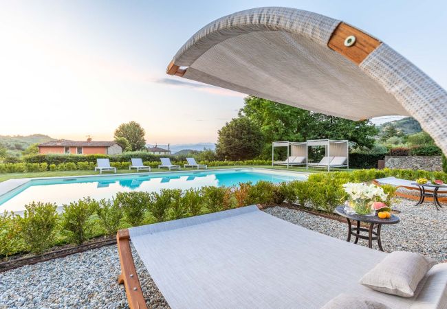 Villa in Vorno - Authentic Luxury Retreat with Private Pool  Villa in Vorno - Authentic Luxury Retreat with Private Pool