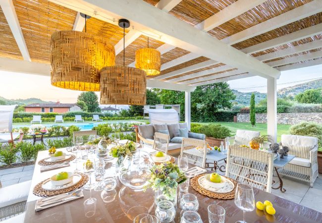 Villa in Vorno - Authentic Luxury Retreat with Private Pool  Villa in Vorno - Authentic Luxury Retreat with Private Pool