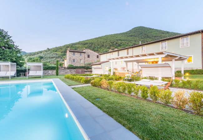 Villa in Vorno - Authentic Luxury Retreat with Private Pool  Villa in Vorno - Authentic Luxury Retreat with Private Pool