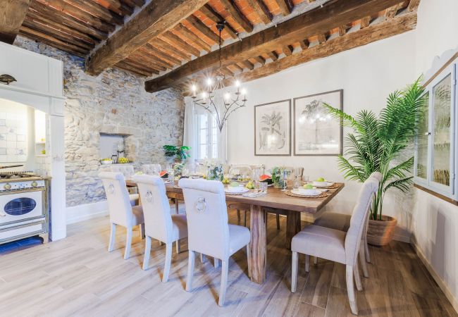 Villa in Vorno - Authentic Luxury Retreat with Private Pool  Villa in Vorno - Authentic Luxury Retreat with Private Pool