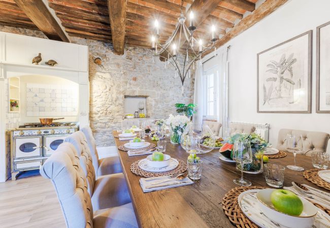 Villa in Vorno - Authentic Luxury Retreat with Private Pool  Villa in Vorno - Authentic Luxury Retreat with Private Pool