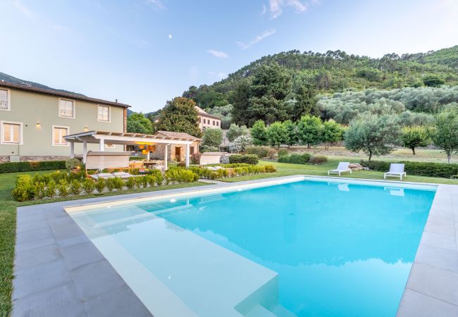 Villa in Vorno - Authentic Luxury Retreat with Private Pool  Villa in Vorno - Authentic Luxury Retreat with Private Pool