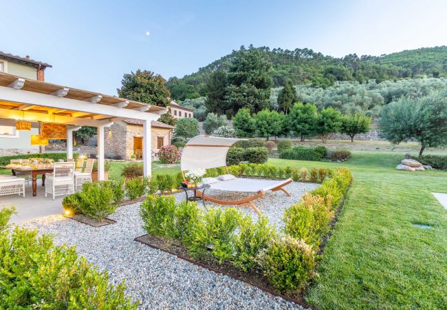 Villa in Vorno - Authentic Luxury Retreat with Private Pool  Villa in Vorno - Authentic Luxury Retreat with Private Pool