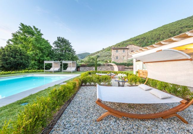 Villa in Vorno - Authentic Luxury Retreat with Private Pool  Villa in Vorno - Authentic Luxury Retreat with Private Pool