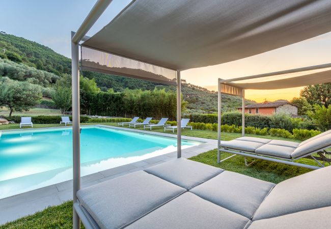 Villa in Vorno - Authentic Luxury Retreat with Private Pool  Villa in Vorno - Authentic Luxury Retreat with Private Pool