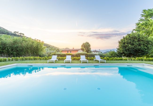 Villa in Vorno - Authentic Luxury Retreat with Private Pool  Villa in Vorno - Authentic Luxury Retreat with Private Pool