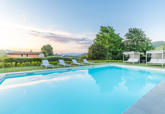 Villa in Vorno - Authentic Luxury Retreat with Private Pool  Villa in Vorno - Authentic Luxury Retreat with Private Pool