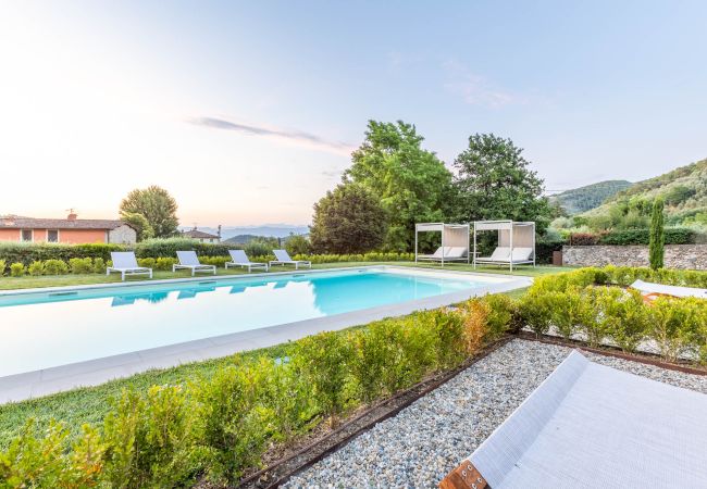 Villa in Vorno - Authentic Luxury Retreat with Private Pool  Villa in Vorno - Authentic Luxury Retreat with Private Pool