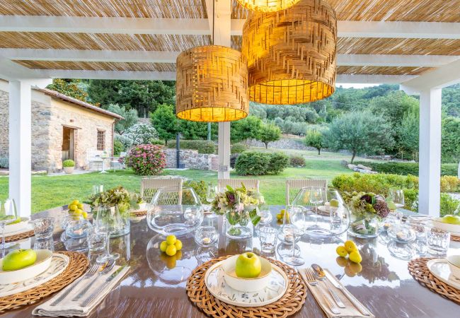 Villa in Vorno - Authentic Luxury Retreat with Private Pool  Villa in Vorno - Authentic Luxury Retreat with Private Pool