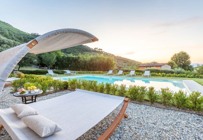 Villa in Vorno - Authentic Luxury Retreat with Private Pool  Villa in Vorno - Authentic Luxury Retreat with Private Pool