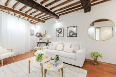 Ferienwohnung in Lucca - Charming Ground-Floor Retreat in the Heart of Lucca