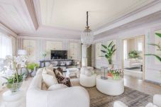 Ferienwohnung in Lucca - Luxury 4 bedrooms 4 bathrooms Penthouse with Terrace and Elevator