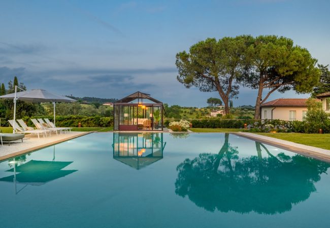 Villa in Capannori - 9 Bedrooms Luxury Villa with Pool in Lucca