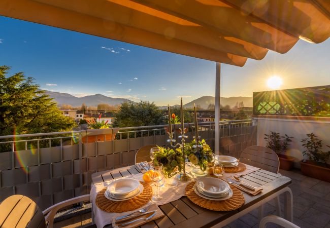 Ferienwohnung in Lucca - Bright Panoramic Penthouse with Stunning Wrap-Around Terrace