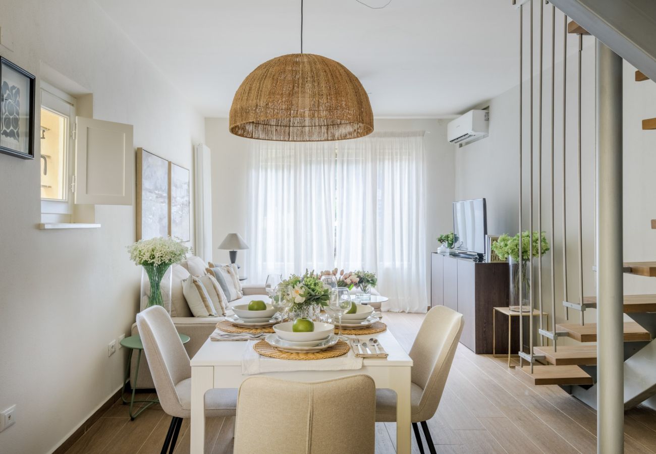 Ferienwohnung in Montecarlo - Refined And Elegant Two-Bedrooms Apartment Near Rocca Del Cerruglio In Montecarlo