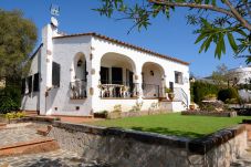 Villa in Estartit - CASITA ROSA 4D