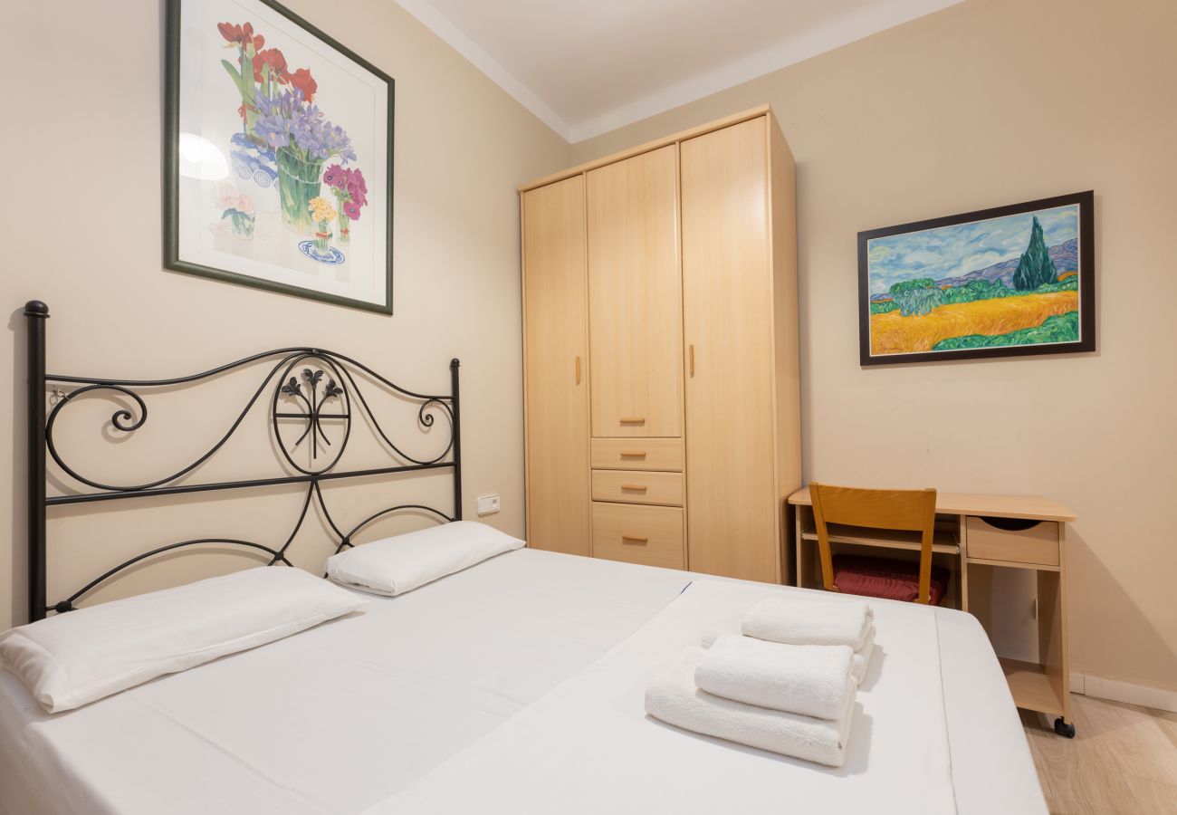 Appartement in Barcelona - CALABRIA, piso amplio ideal familias o grupos en Eixample, Barcelona centro Appartement in Barcelona - CALABRIA, piso amplio ideal familias o grupos en Eixample, Barcelona centro