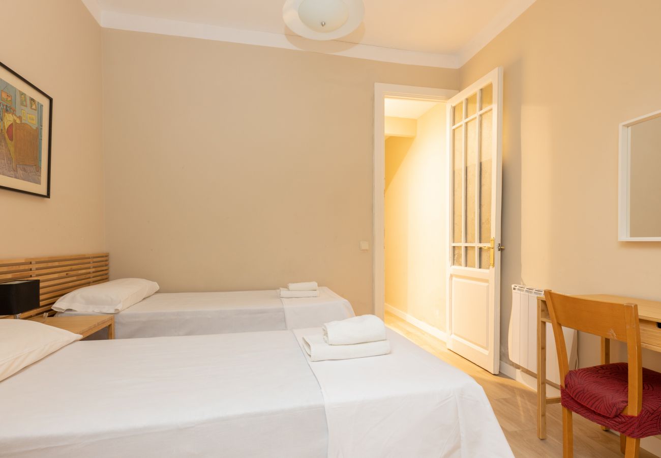 Appartement in Barcelona - CALABRIA, piso amplio ideal familias o grupos en Eixample, Barcelona centro Appartement in Barcelona - CALABRIA, piso amplio ideal familias o grupos en Eixample, Barcelona centro